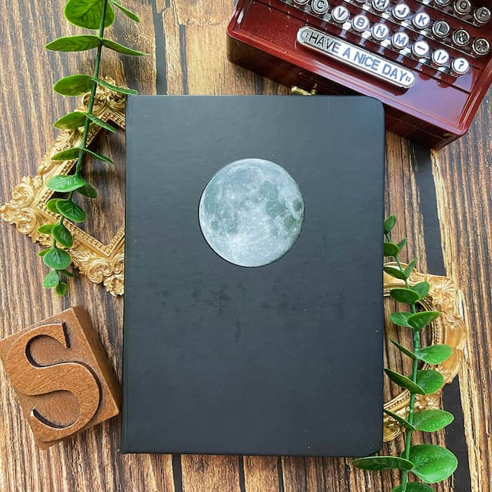 Moon Black Journal | Muke